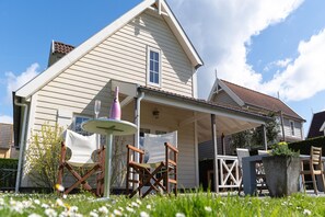 Terrace/patio - Charming Coastal Escape (Wemeldinge)