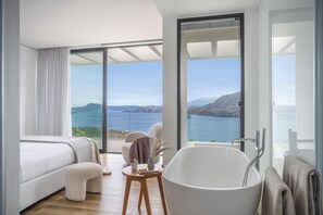 6 عدّة غرف نوم ومكتب ومكواة/لوح كي وسرير سفر