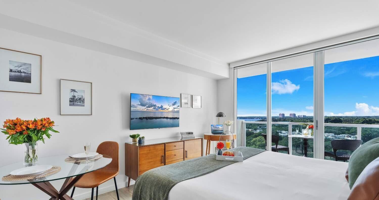 Fer et planche à repasser, lit parapluie, Wi-Fi, draps fournis