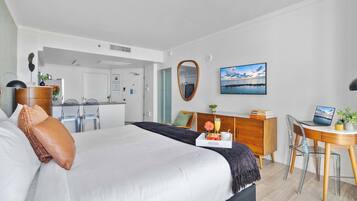 Bügeleisen/Bügelbrett, Reisekinderbett, WLAN, Bettwäsche