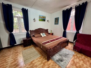 3 Schlafzimmer, Bügeleisen/Bügelbrett, WLAN, Bettwäsche