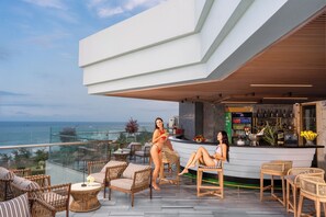 Poolside bar