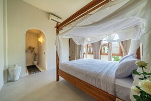 Vila Mewah, pemandangan kolam renang | 5 kamar tidur, brankas, meja kerja, dan setrika/meja setrika