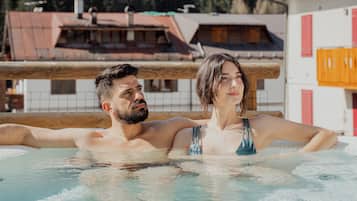 Sauna, hot tub, steam room
