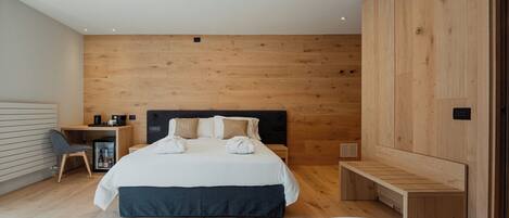 Laptop workspace, free WiFi