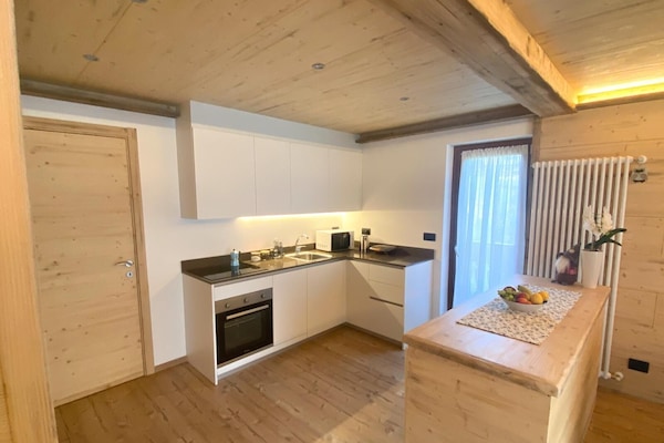 Apartament, balcó, vistes a la muntanya | Cuina privada