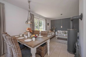 Dining - Modern vacation home with sauna, garden & close to the beach on Usedom (Koserow)
