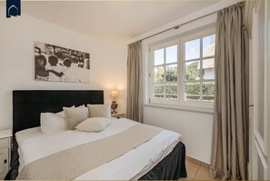 3 slaapkamers, een strijkplank/strijkijzer, gratis wifi