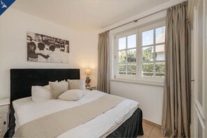 3 bedrooms, iron/ironing board, free WiFi