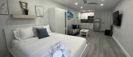 1 bedroom, iron/ironing board, WiFi, bed sheets