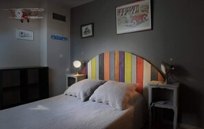 4 bedrooms, free WiFi - House at the foot of the puy de dôme located in the chaine des puys near Vulcania. (Ceyssat)
