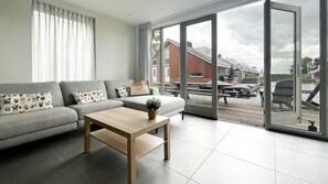 TV - Luxury apartment, located in the marina of Uitgeest (Uitgeest)