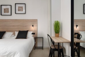 4 bedrooms, in-room safe, desk, iron/ironing board - Modern villa with pool and wellness, 8 persons, family-friendly (Poreč)