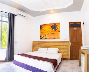 Deluxe tweepersoonskamer, uitzicht op zee | Uitzicht op strand/zee