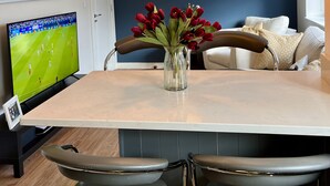 Apartment | Interior - Centralapartment-parking-1br-ensuite-wifi-smarttv (Dublin)