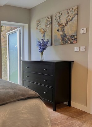 1 bedroom, iron/ironing board, free WiFi, bed sheets - Centralapartment-parking-1br-ensuite-wifi-smarttv (Dublin)