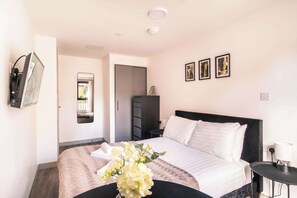 1 bedroom, iron/ironing board, WiFi, bed sheets - Fabulous 1 Bed Apartment in Liverpool Centre (Liverpool)