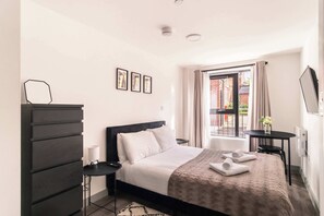 1 bedroom, iron/ironing board, WiFi, bed sheets - Fabulous 1 Bed Apartment in Liverpool Centre (Liverpool)