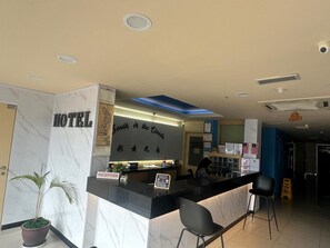 Reception - South Of The Clouds HOTEL KL SENTRAL (Kuala Lumpur)