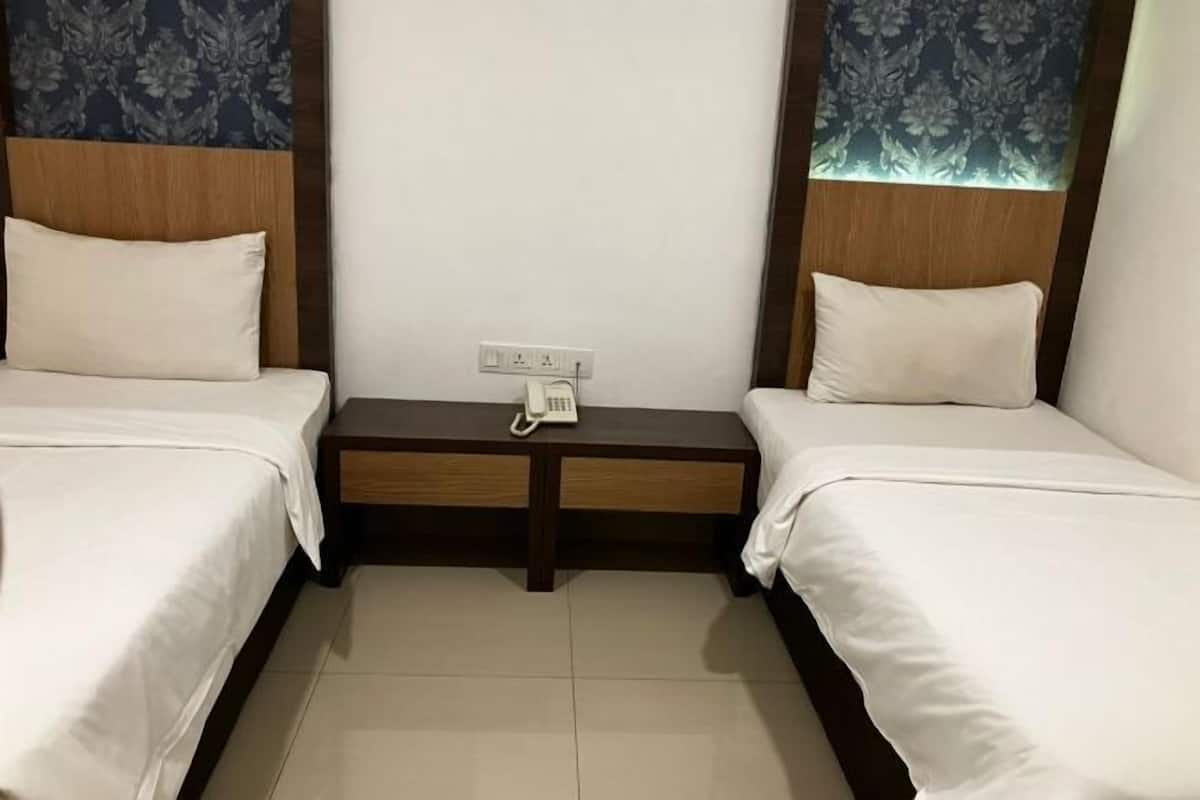 Bàn, truy cập Internet không dây miễn phí, bộ trải giường