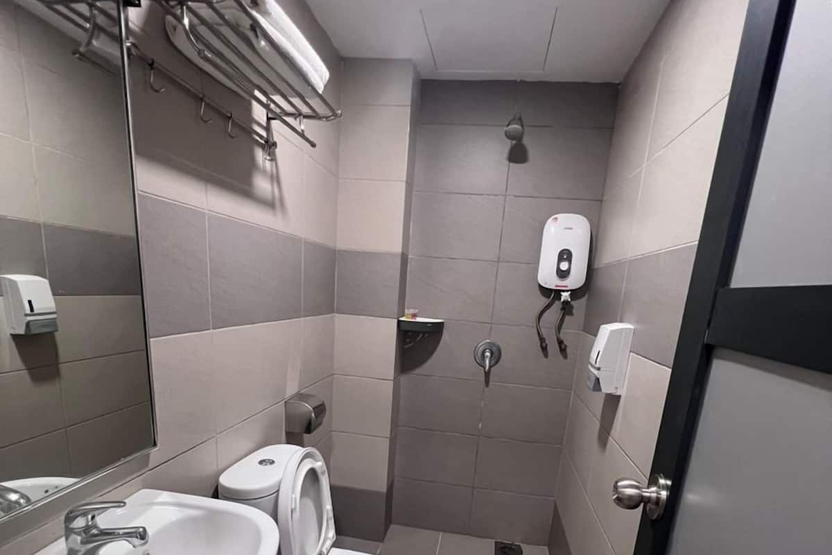 Bureau, Wi-Fi gratuit, draps fournis