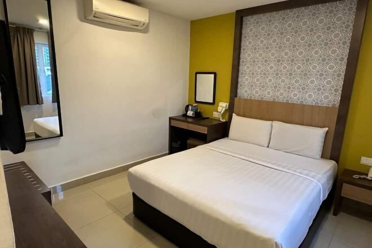 Desk, free WiFi, bed sheets