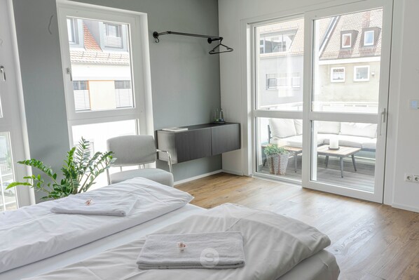 2 bedrooms, travel crib, free WiFi, bed sheets