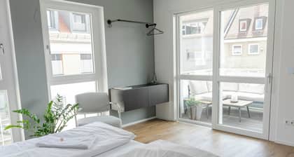 Perfect city center location, 107 sqm, directly at the opera house in suite flair with balcony!