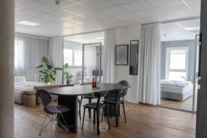 2 chambres, lit de bébé portatif, accès au Wi-Fi (inclus)