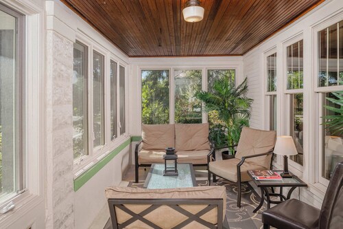 Charming Family Home Steps from UWSP & Downtown