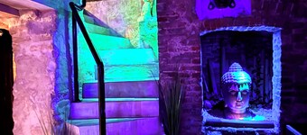 Themed suites & apartments with private jacuzzi for lovers