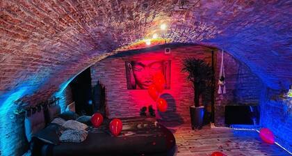 suites & appartements a thĂšme avec jacuzzi privatif en amoureux