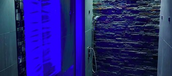 Themed suites & apartments with private jacuzzi for lovers