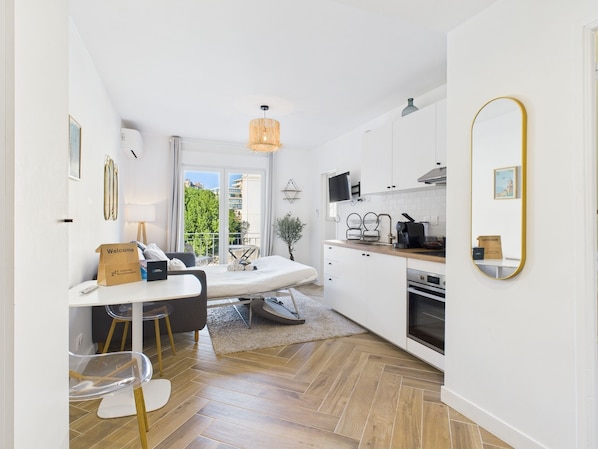 1 bedroom, iron/ironing board, WiFi, bed sheets