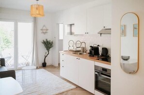 Unclassified image, 3 of 15, button