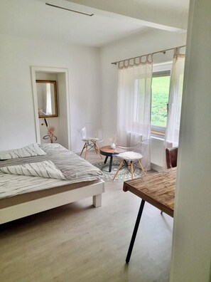 1 多间卧室、办公桌、免费 WiFi、床单