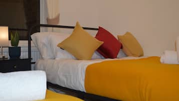 House | 3 bedrooms, iron/ironing board, free WiFi, bed sheets