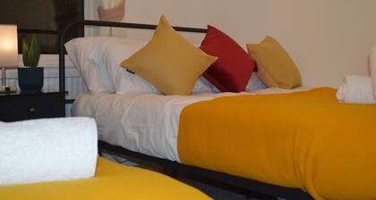 Harrow/sleeps10/privategarden/3br/freeparking/wifi