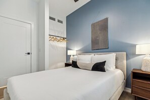 9 chambres, fer et planche à repasser, lit de bébé portatif, Wi-Fi