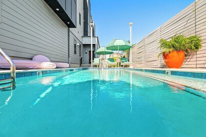 The Revelry | Music City | 9 bed 5 bath w/Htd Pool