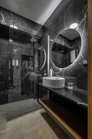 Deluxe Apartment | 1 bedroom, soundproofing, free WiFi, bed sheets - Cens Silver Suites (Ioannina)