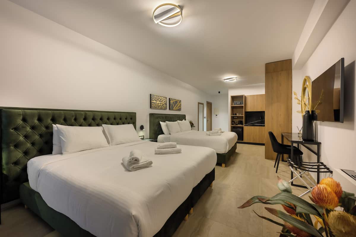 Family Apartment | 1 bedroom, soundproofing, free WiFi, bed sheets