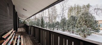 Village Slopeside: SKI to Boyneland lift-Sleeps 10