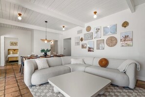 TV connectée, table de tennis de table