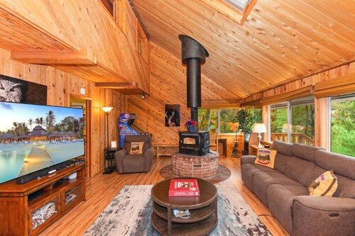 Walk to Slopes | Dog Friendly | Spa | EV Charger