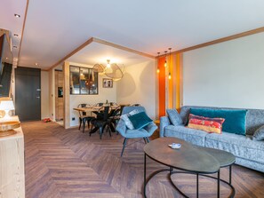 TV - Renovated apartment with wifi and pets allowed in the heart of Val-d'Isère (Val-d'Isère)