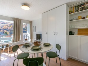 Dining - Charming studio for 4 with wifi in Val-d'Isère (Val-d'Isère)