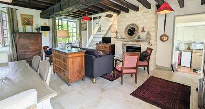 Peaceful Berry retreat with garden and fireplace