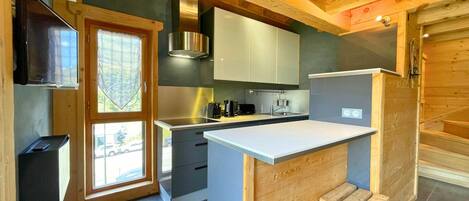 Réfrigérateur, micro-ondes, four, lave-vaisselle