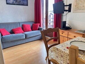 TV - 3-room apartment near slopes, 2 bedrooms, parking, washing machine - Risoul 1850 (Risoul)